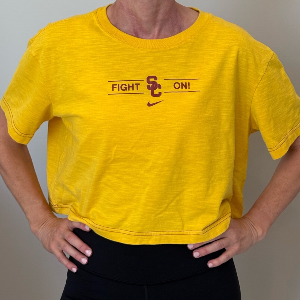 Nike Women's Yellow Graphic Short Sleeve Tee, Sixe Medium